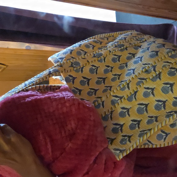 New Quilted Tote - Picture 5 of 5